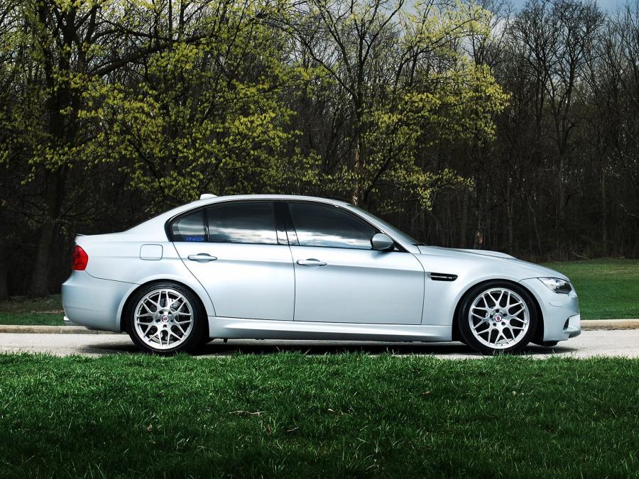  BMW M3 Sedan by IND Distribution 2009 года  (фото 11 из 16)